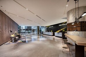 Lobby sitting area - Crowne Plaza Foshan Nanhai By IHG (Foshan)