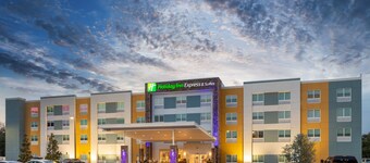 ホリデイ イン エクスプレス & スイーツ ワイルドウッド ザ ビレッジズ by IHG