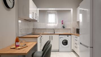 Luxury Apartment, 2 Bedrooms, Mountain View (Ariadne) | Private kitchen | Full-sized fridge, microwave, oven, stovetop