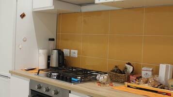 Kühlschrank, Ofen, Herdplatte, Geschirrspüler