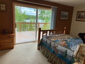 3 bedrooms, iron/ironing board, bed sheets - Beautiful house on Brule Lake! (Iron River)