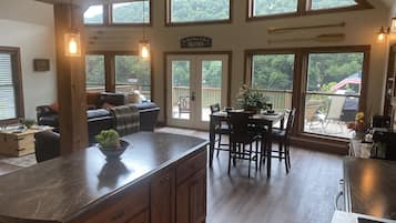 TV connectée, cheminée, jeux vidéo