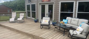 Home on White River- Fishing - Private Boat Ramp - Awesome Location
