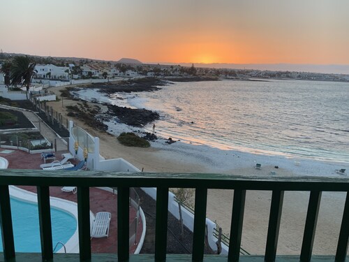 Seafront - direct beach access - exceptional view of Corralejo bay