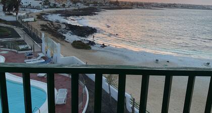 Seafront - direct beach access - exceptional view of Corralejo bay