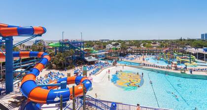 Hawaiian Inn 238 by Distinctive Beach Rentals