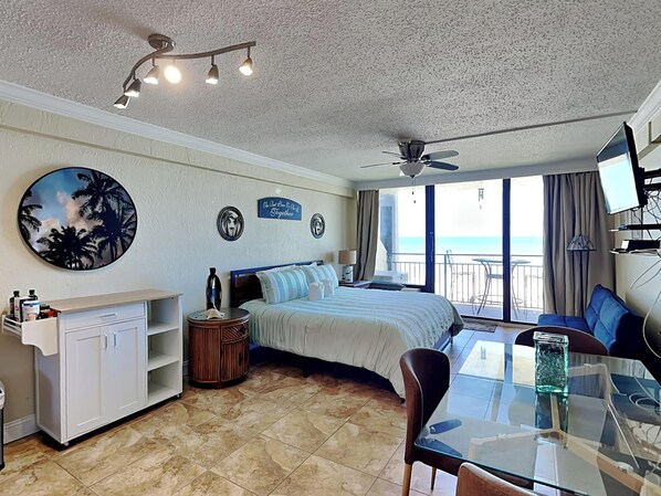 Condo (0 Bedroom) | Property amenity