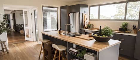 Fridge, microwave, oven, dishwasher