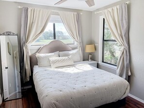 1 chambre, fer et planche à repasser, Wi-Fi gratuit, draps fournis