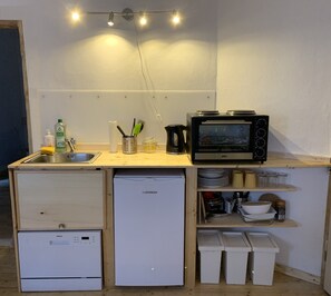 Kühlschrank, Ofen, Herdplatte, Geschirrspüler