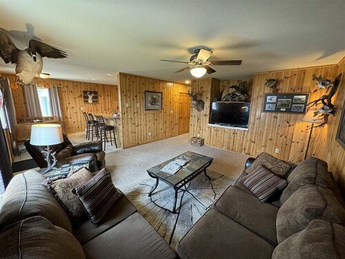 40 Creek Lodge South at Waubay Lake
