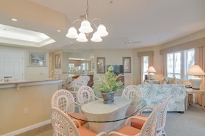 Dining - Westin beach and pool included, Villa overlooks pool with gas grill access. (Hilton Head Island)