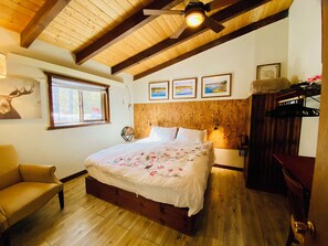 2 bedrooms, travel cot, WiFi, bed sheets