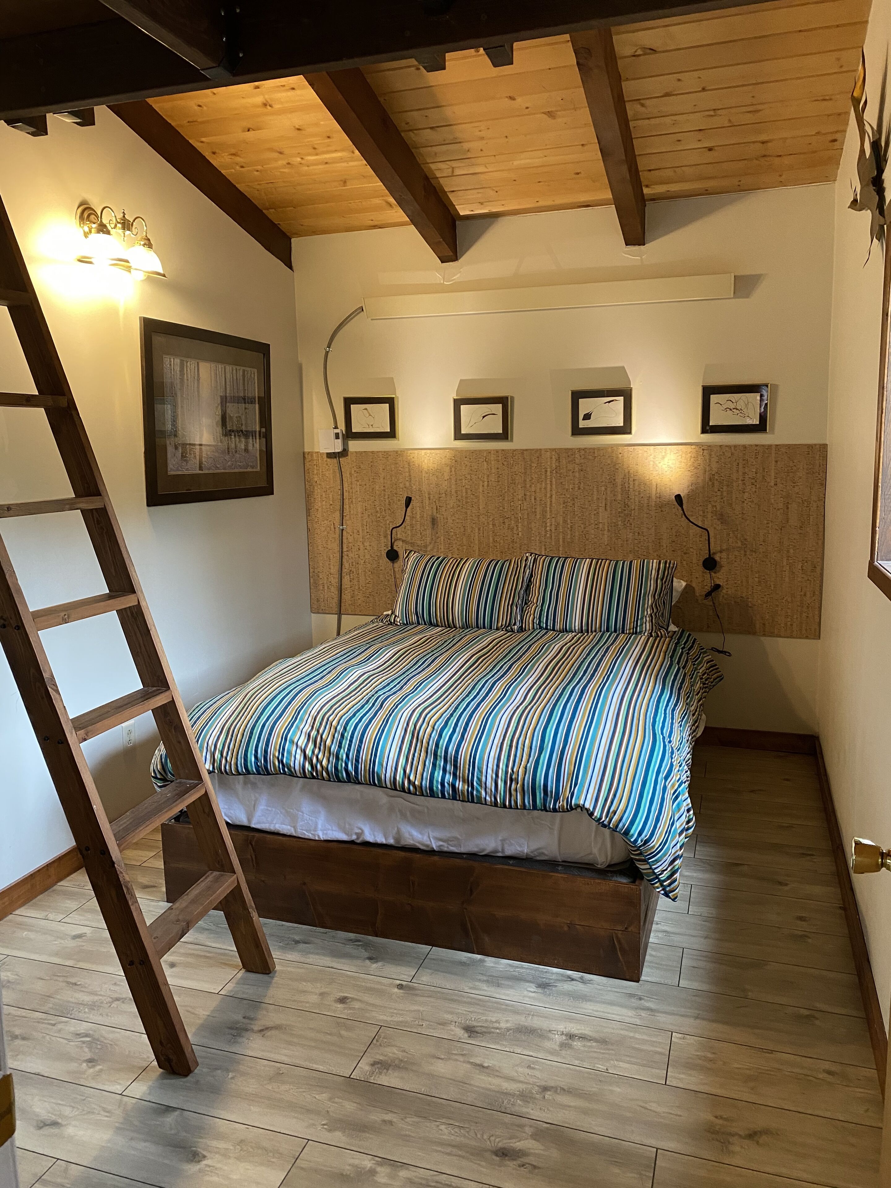 2 bedrooms, travel crib, WiFi, bed sheets