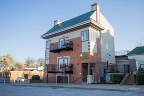 واجهة المنشأة