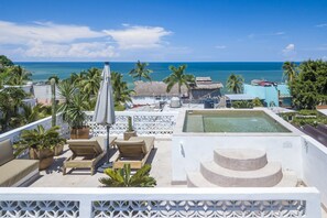 Property grounds - Mi Casita Stylish couple getaway rooftop/pool (SAYULITA)