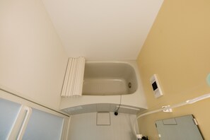 Ferio101 | Bathroom | Separate bathtub and shower, free toiletries, hair dryer, bidet