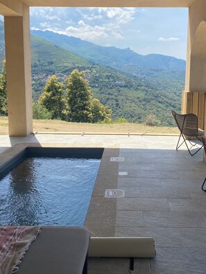 屋外プール、温水プール