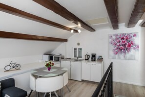 Fridge, microwave, oven, stovetop - Old Town Charming Nest - One Bedroom Apartment (Dubrovnik)