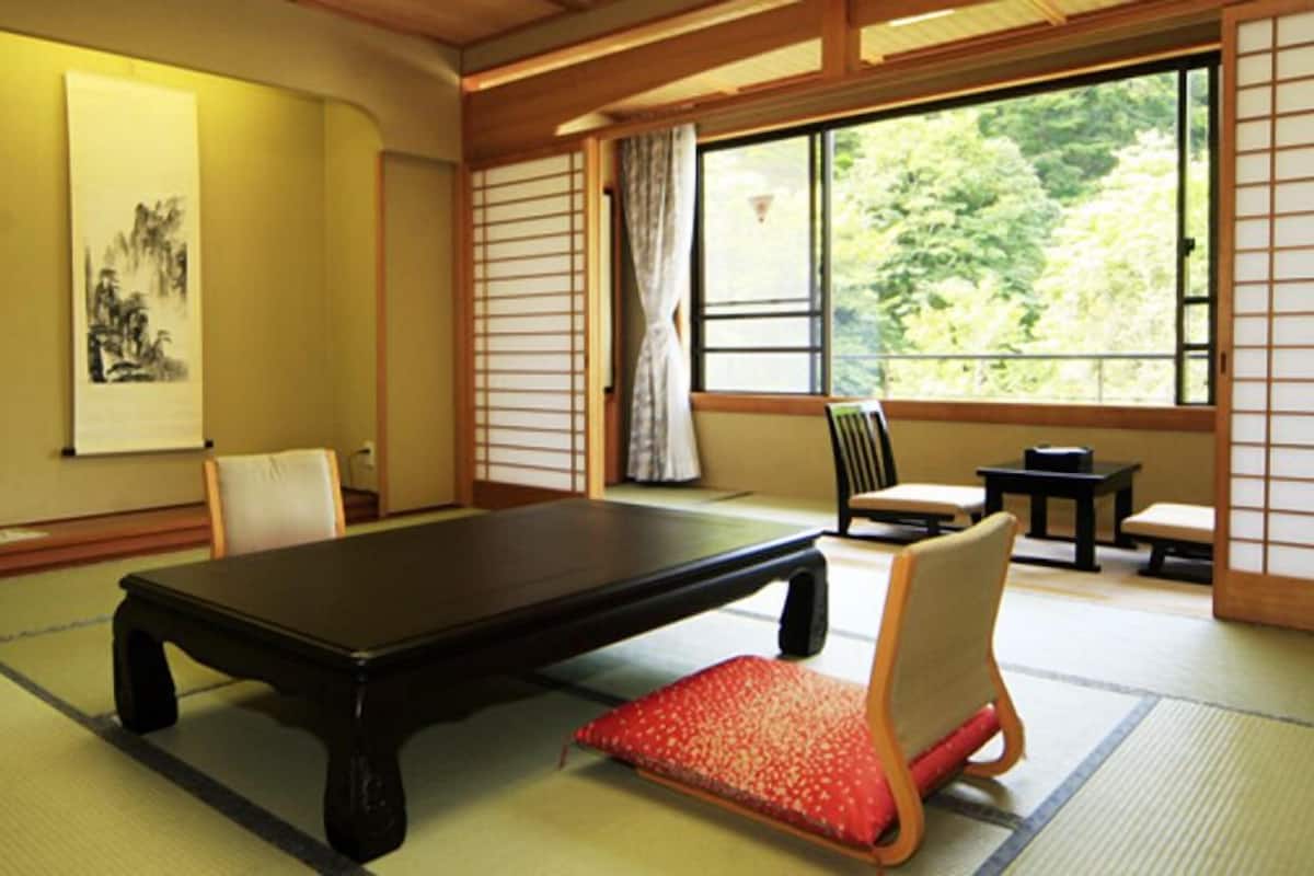 Habitación tradicional, para no fumadores, vista al valle (Japanese Style) | Minibar, caja de seguridad en la habitación y wifi gratis