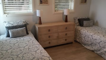 2 bedrooms, iron/ironing board, WiFi, bed sheets