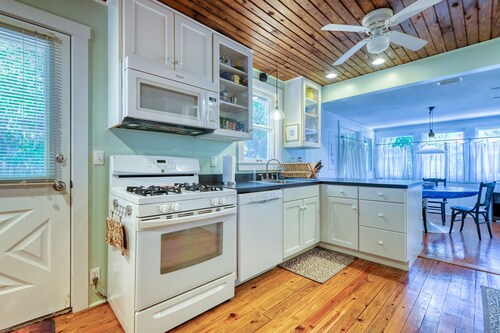 Cedar Cottage - Historic Charm in Cedar Key