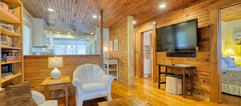 Cedar Cottage - Historic Charm in Cedar Key