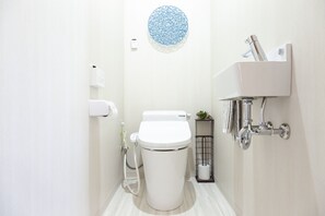 Bathroom - Jin Jin House (Nakijin)