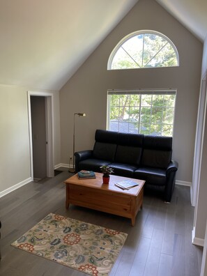 Smart-TV, Musikbibliothek, Stereoanlage