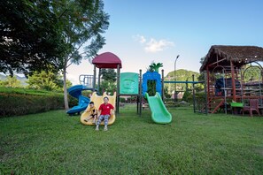 Children’s play area – outdoor
