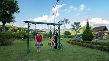 Children’s play area – outdoor