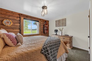 3 chambres, fer et planche à repasser, Wi-Fi gratuit, draps fournis