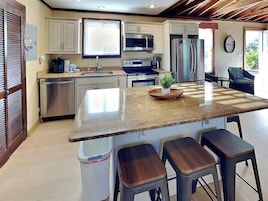 House (3 Bedrooms) | Property amenity