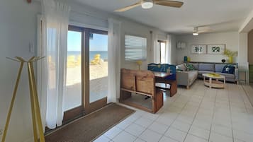 House (3 Bedrooms) | Property amenity