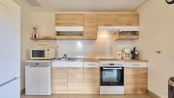 Fridge, microwave, dishwasher, highchair