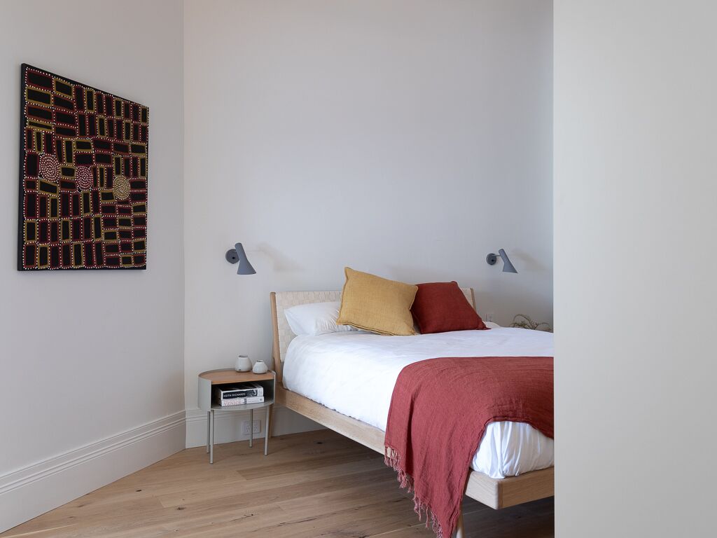 Stunning new apartment in Potts Point — image 9