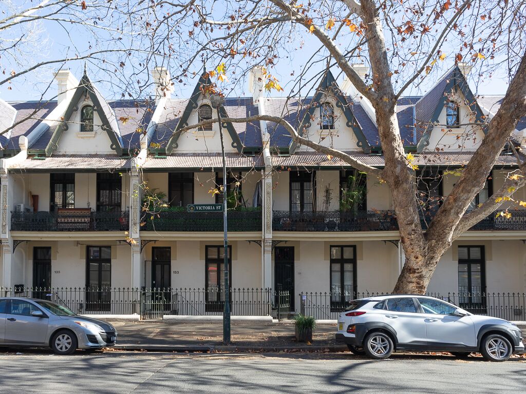 Stunning new apartment in Potts Point — image 12