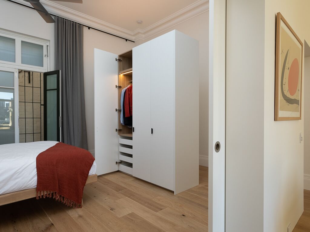 Stunning new apartment in Potts Point — image 7