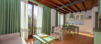 Liano Mimosa -relax & priv parking place, Gargnano, Italy