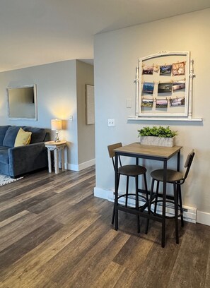 Interior - Edgewater #6 River (Polson)