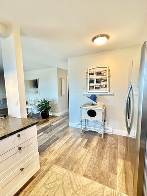 Interior - Edgewater #6 River (Polson)