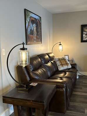 Smart TV, fireplace - Edgewater #7 Eagle (Polson)