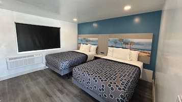 Habitación Deluxe doble | Escritorio, sistema de insonorización, ropa de cama