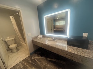 Business Single Room | Bathroom
