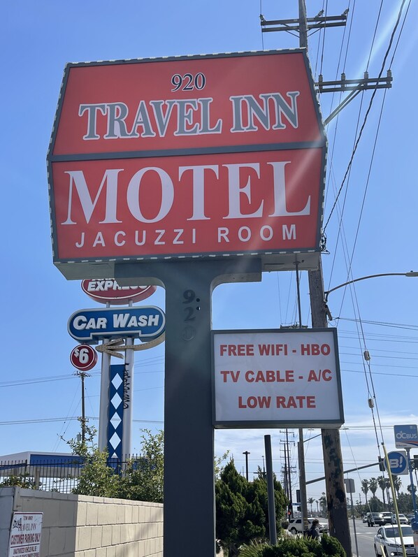 Exterior - Travel Inn Motel (Anaheim)