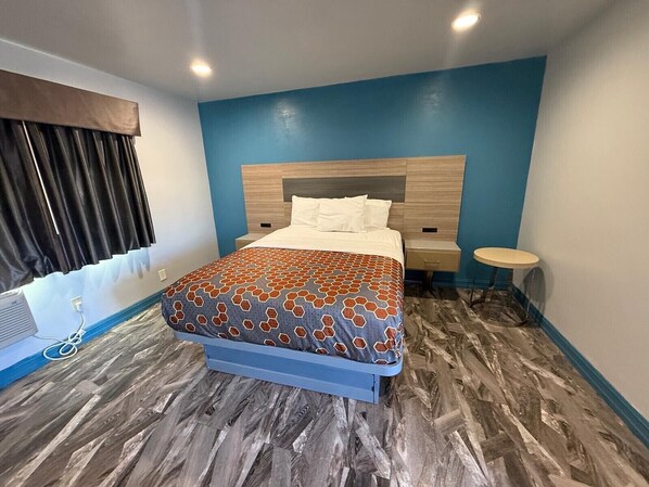 Business Single Room | Desk, soundproofing, bed sheets - Travel Inn Motel (Anaheim)