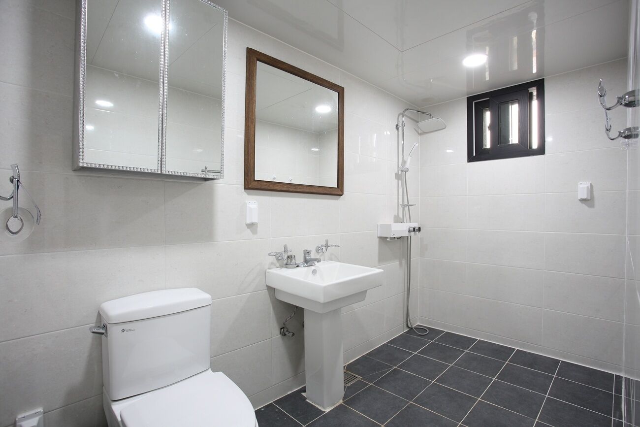 Shower, towels, soap, shampoo