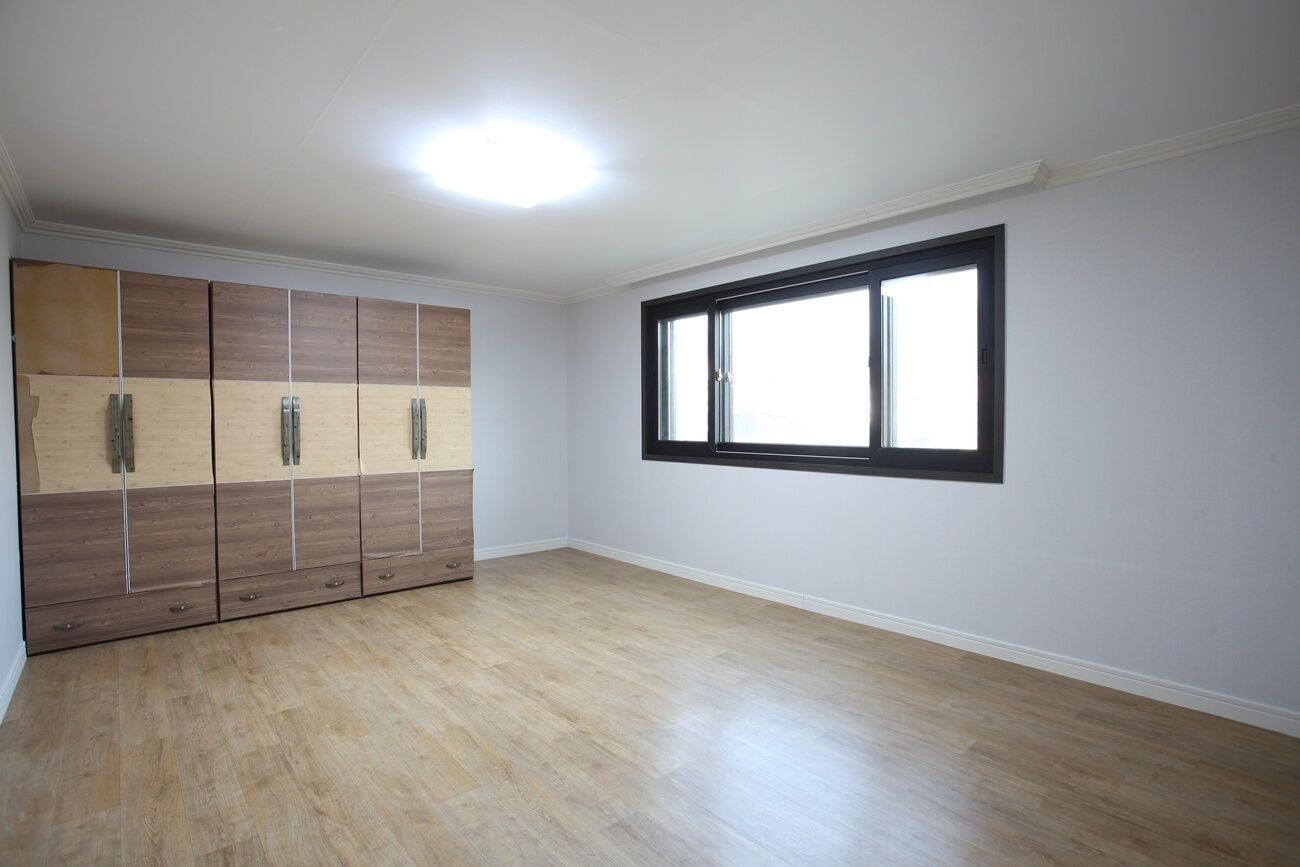 3 bedrooms, hypo-allergenic bedding, free WiFi, bed sheets