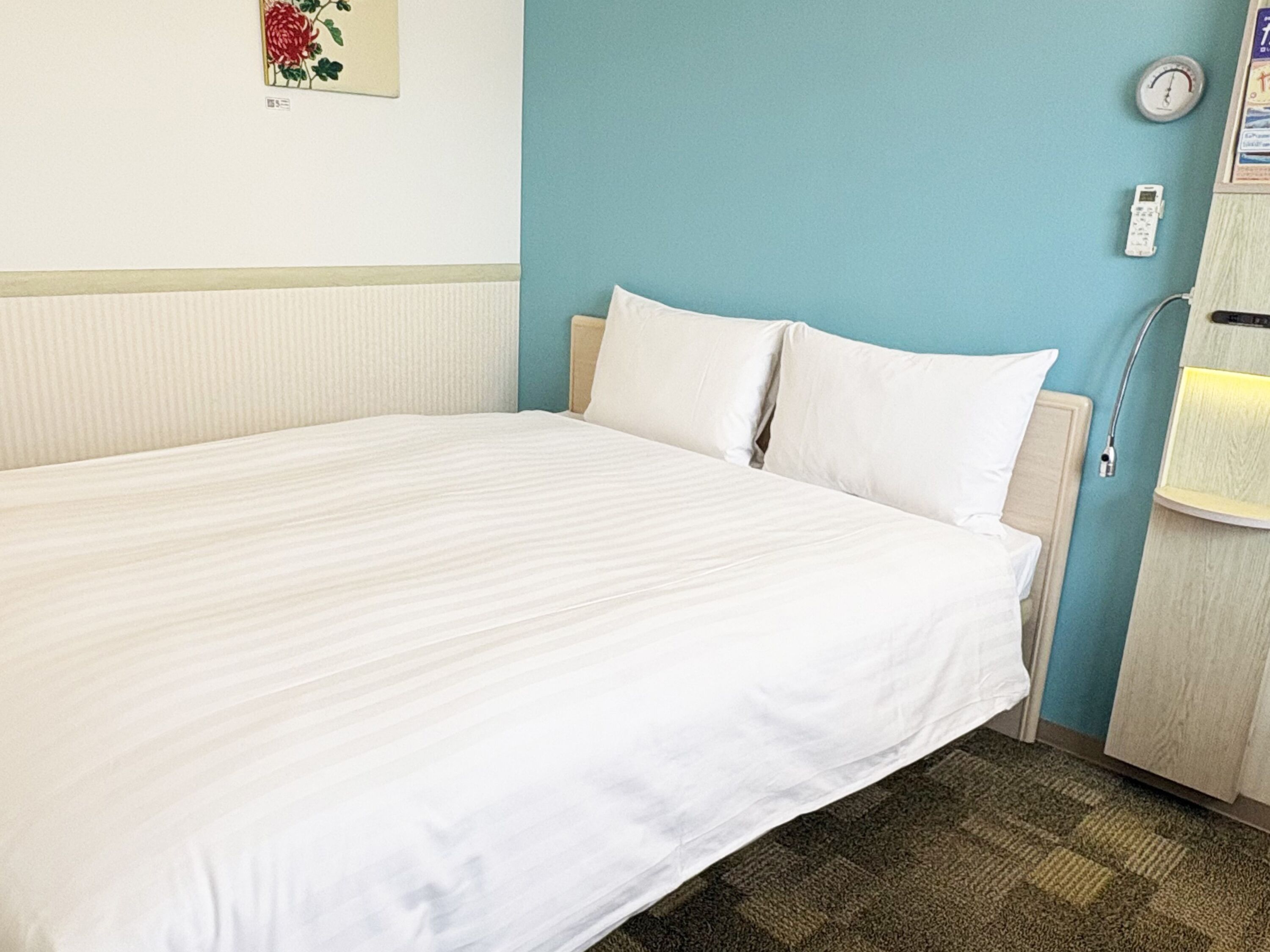 Desk, free WiFi, bed sheets