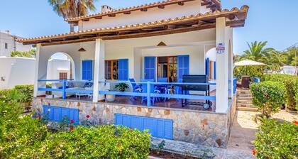 Villa Cala Figuera with Outdoor Terrace and Wi-Fi